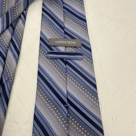 NORDSTROM Men's 100% Silk Necktie Classic USA Designer STRIPED Blue  Gray - Picture 4 of 6